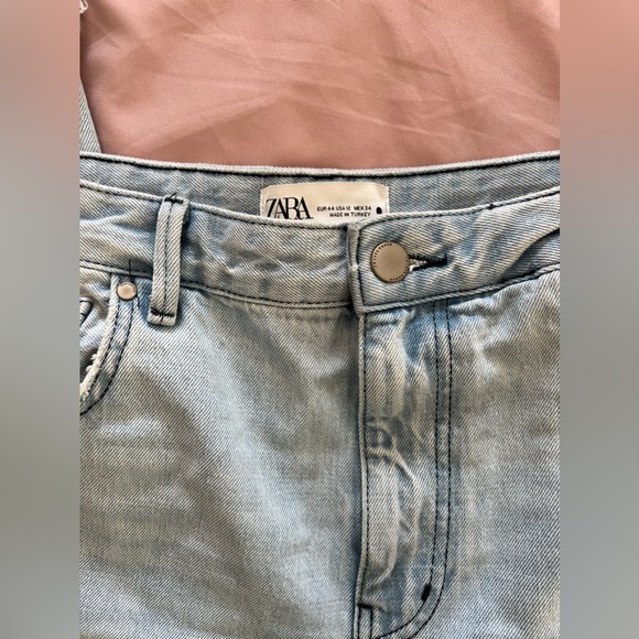 ZARA DISTRESSED BOYFRIEND JEANS - Picture 3 of 7